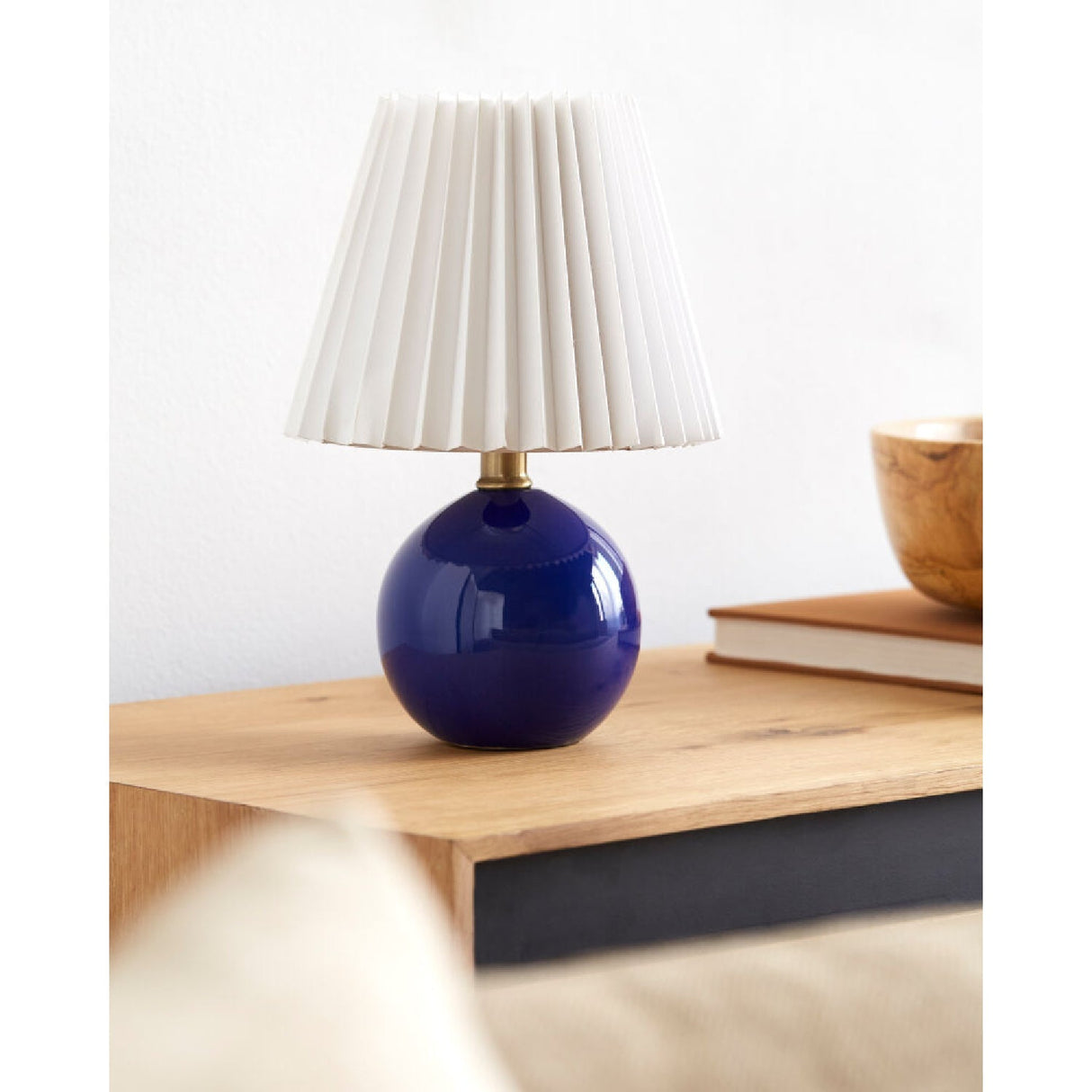 Modern European furniture - Ceramic Sphere Table Lamp - www.oroa.com