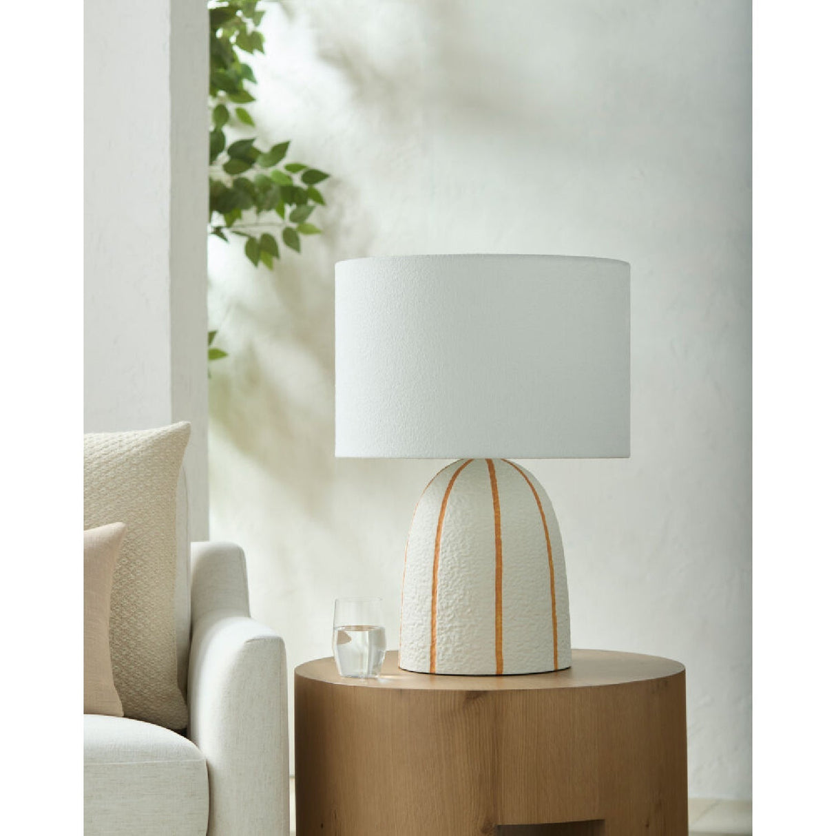 Modern European furniture - Vertical Lined Ceramic Table Lamp - www.oroa.com