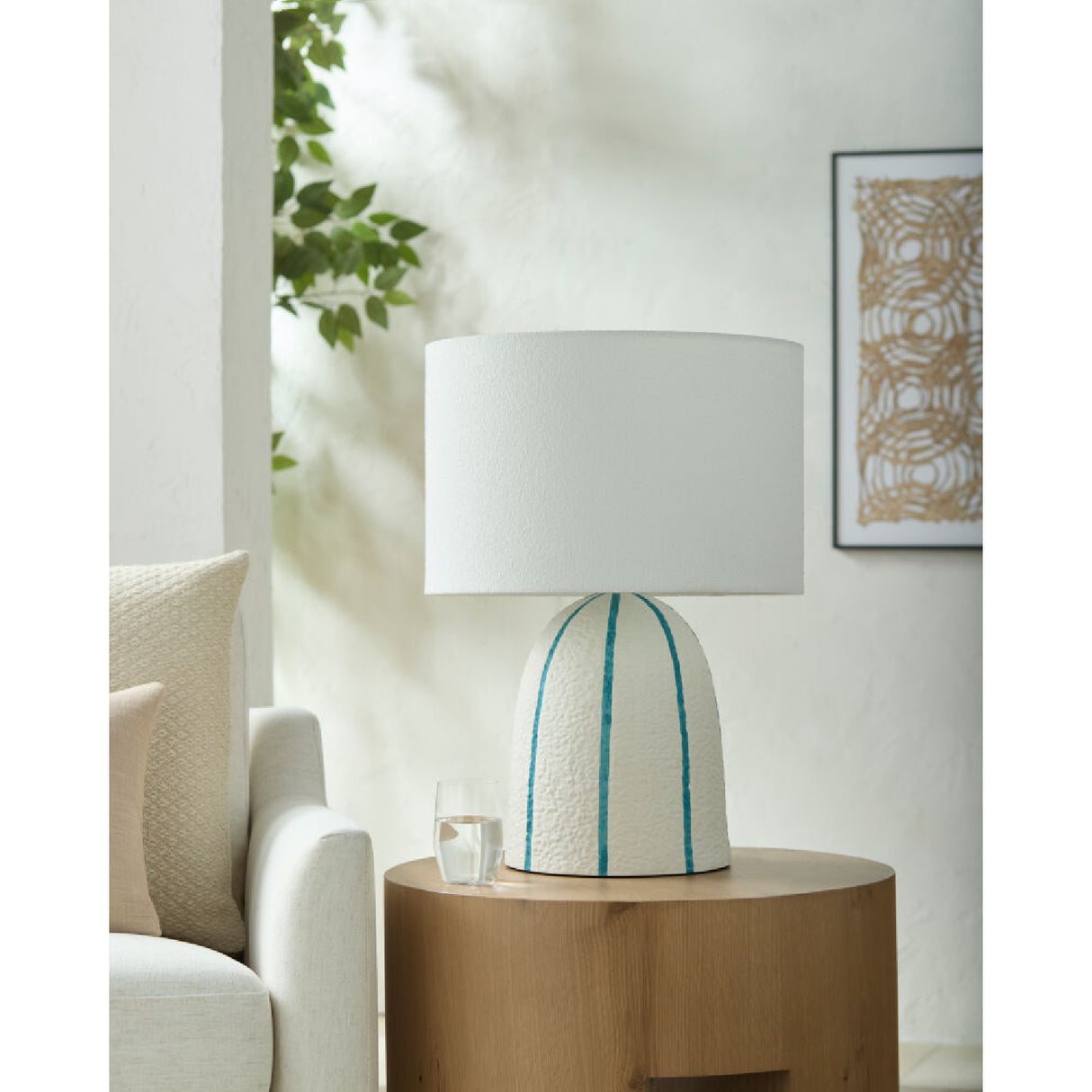 Modern European furniture - Vertical Lined Ceramic Table Lamp - www.oroa.com