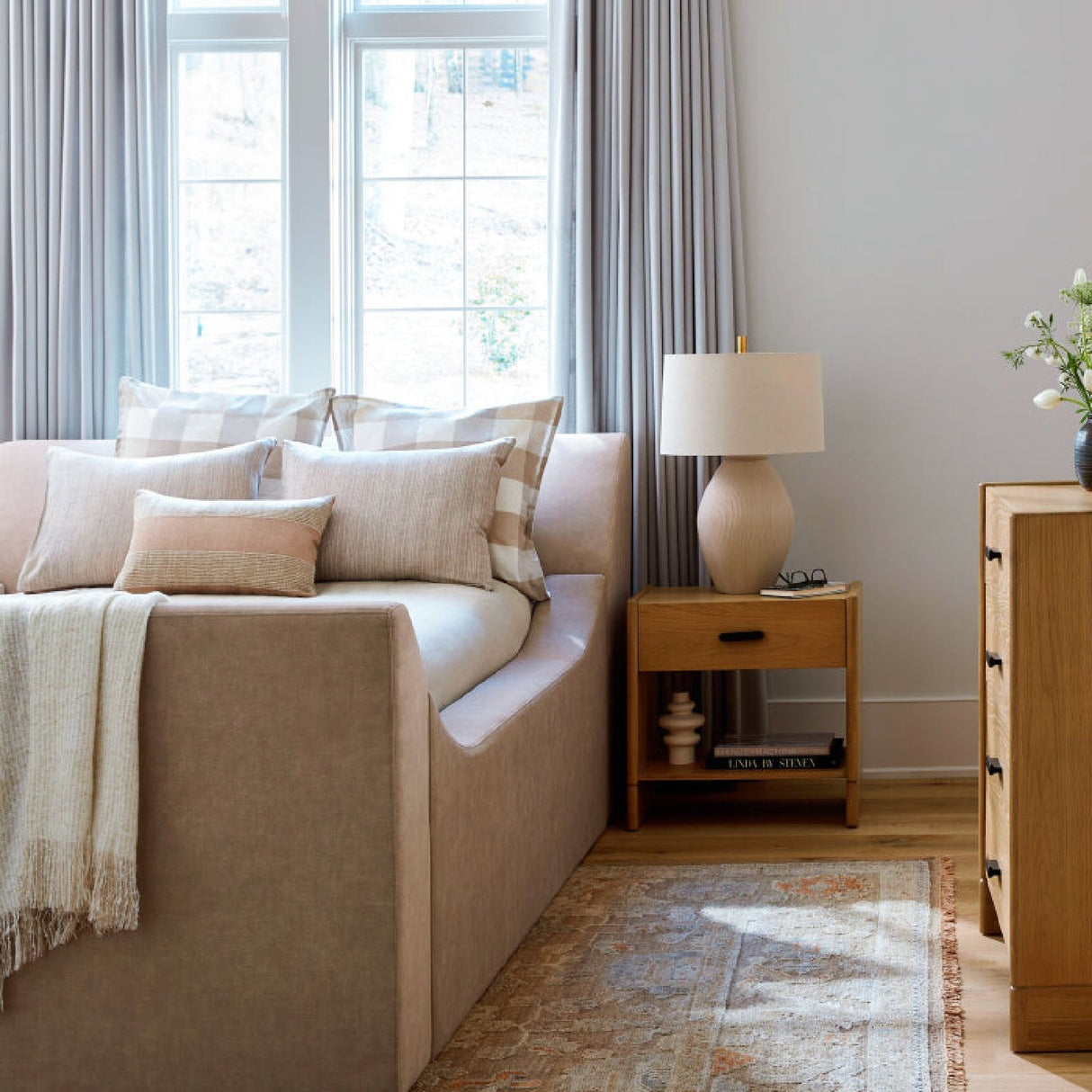 Modern European furniture - Glazed Gray Ceramic Table Lamp - www.oroa.com