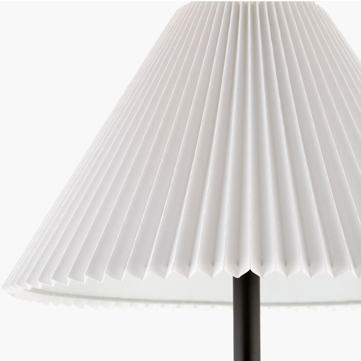 Pleated Linen Accent Floor Lamp | Oroa.com
