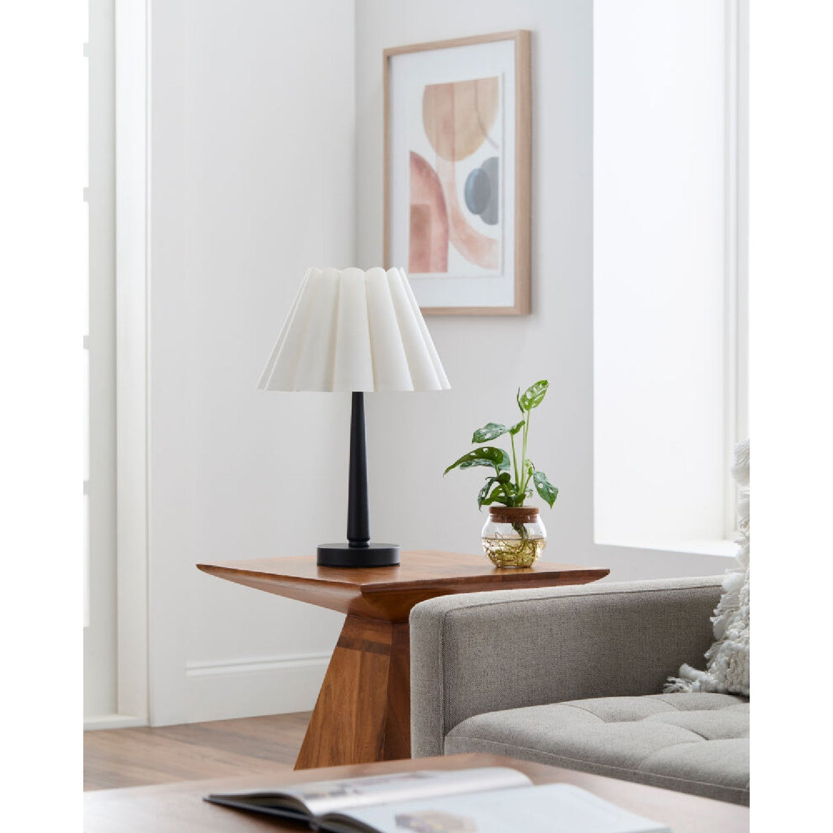 Modern European furniture - Iron Base Linen Table Lamp - www.oroa.com