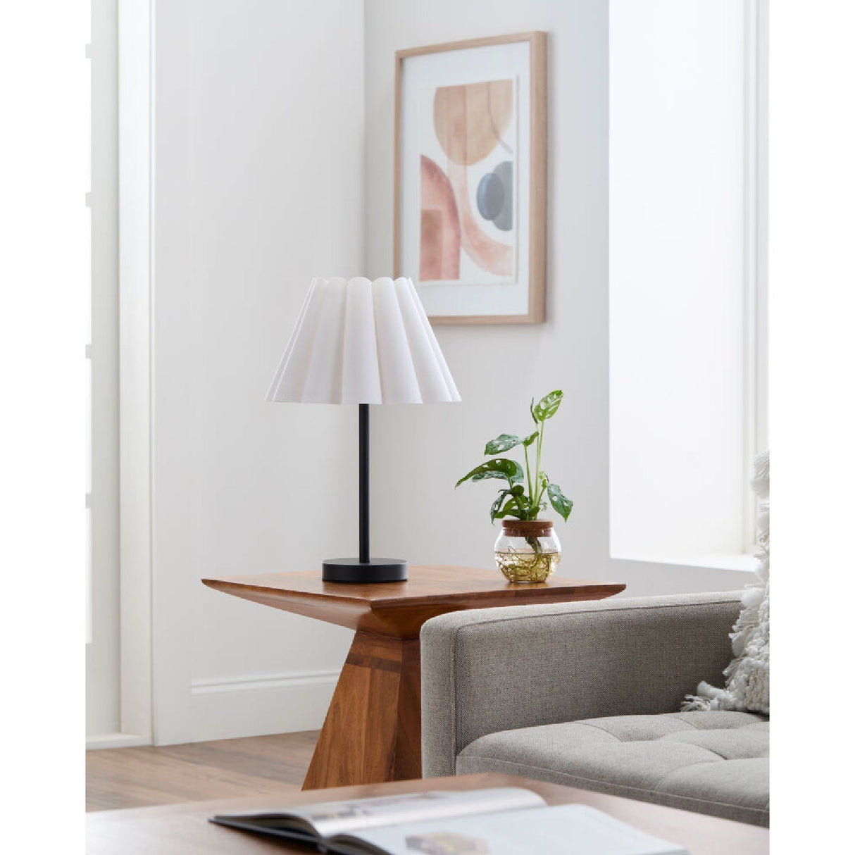 Modern European furniture - Iron Base Linen Table Lamp - www.oroa.com