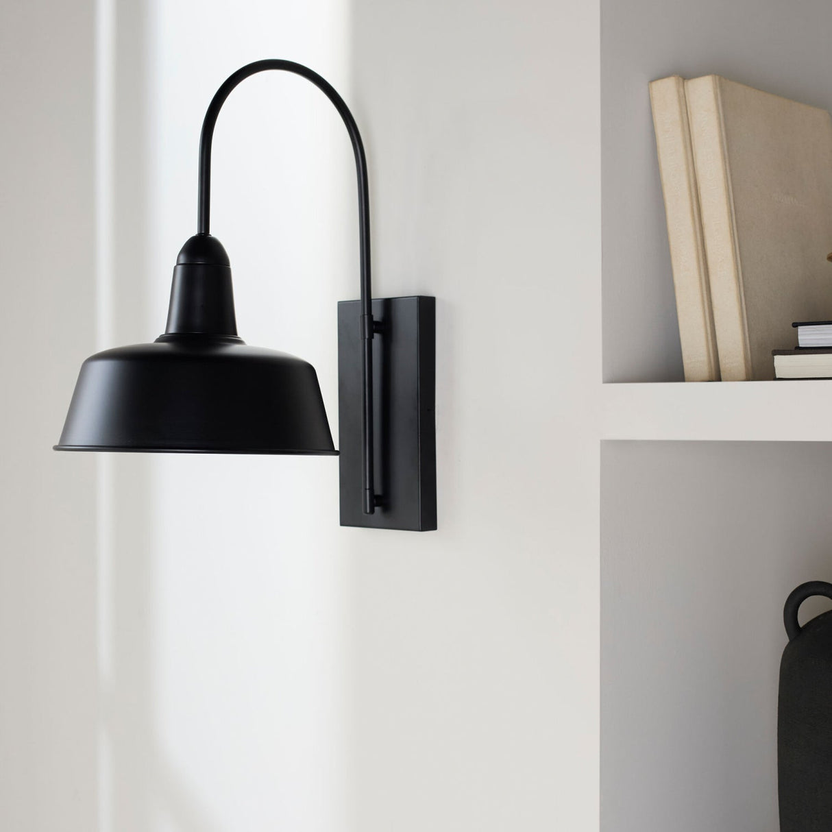 Modern European furniture - Black Metal Wall Lamp - www.oroa.com