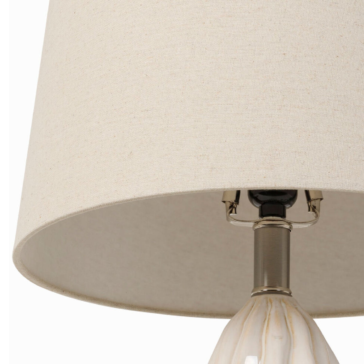 Modern European furniture - Wavy White Ceramic Table Lamp - www.oroa.com