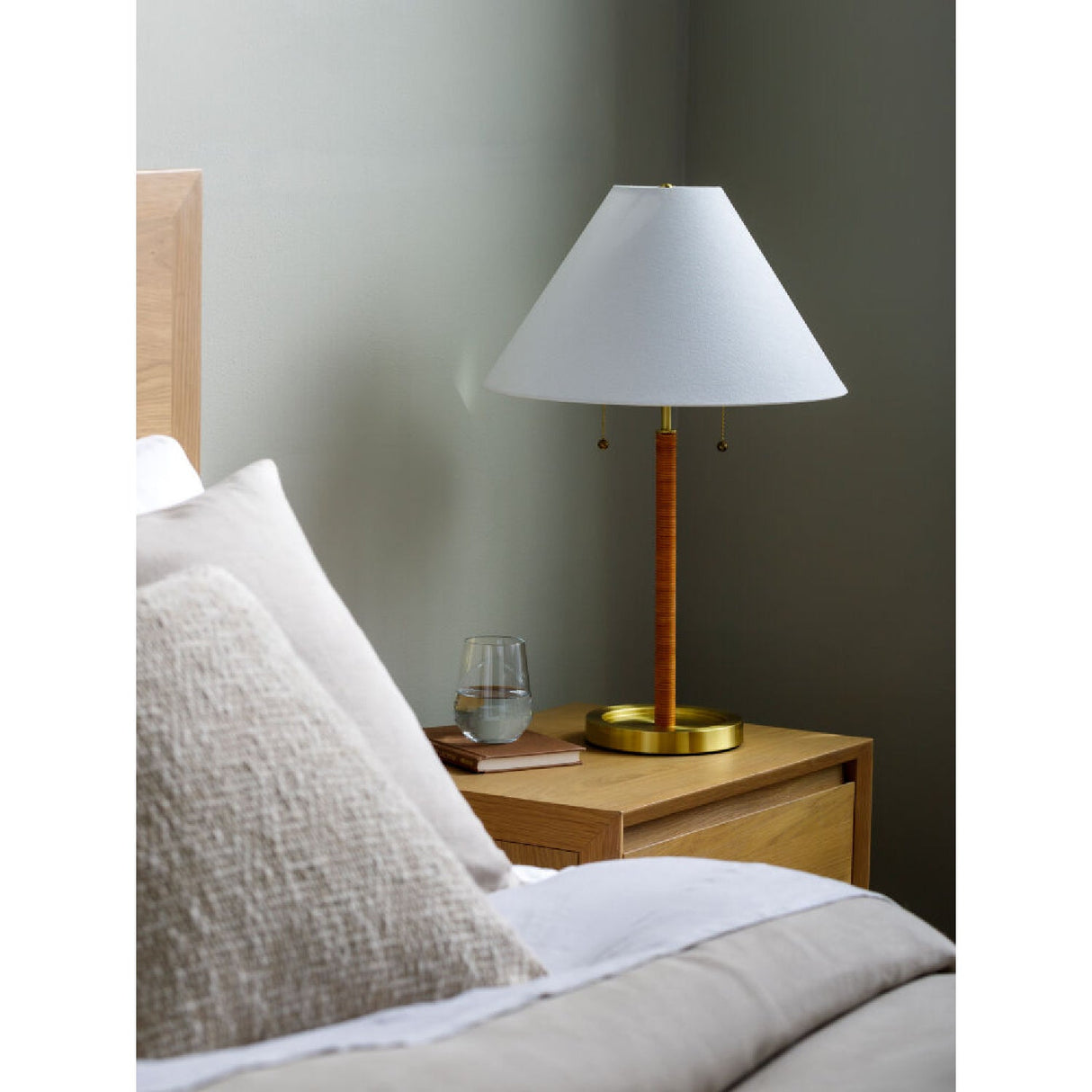 Modern European furniture - White Linen Pull-Switch Table Lamp - www.oroa.com