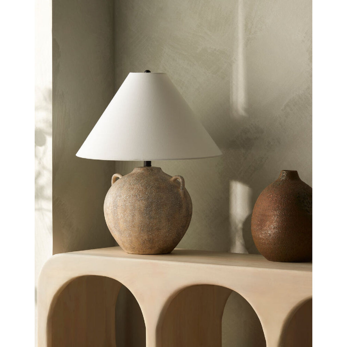 Modern European furniture - Rounded Ceramic Table Lamp - www.oroa.com