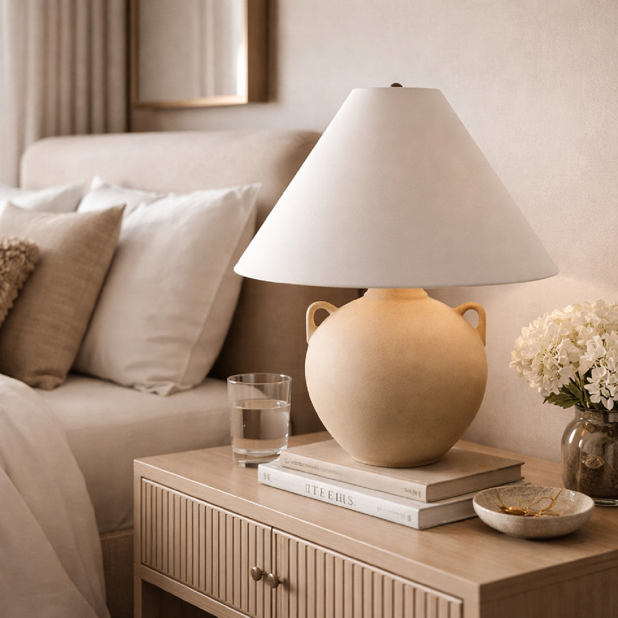 Modern European furniture - Rounded Ceramic Table Lamp - www.oroa.com