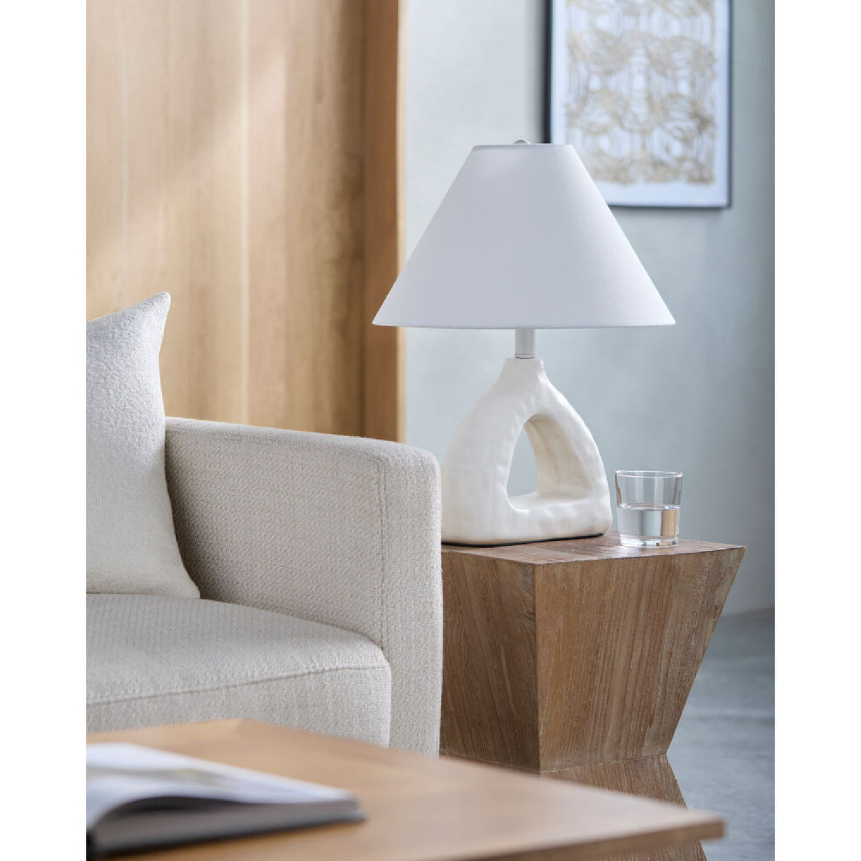 Modern European furniture - Triangular Ceramic Table Lamp - www.oroa.com