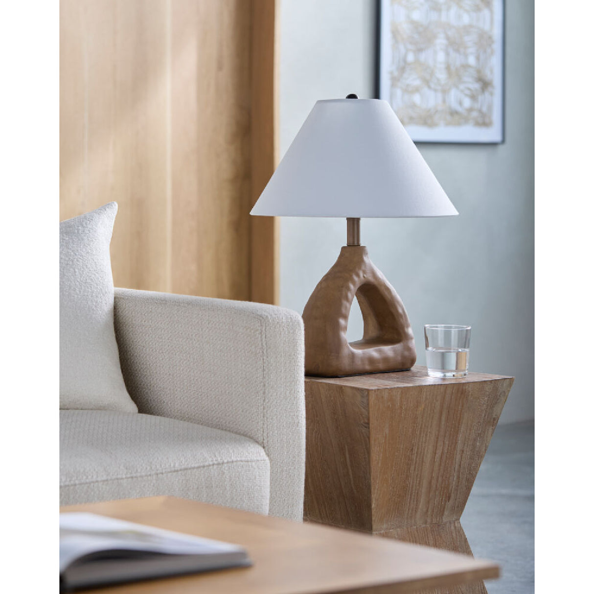 Modern European furniture - Triangular Ceramic Table Lamp - www.oroa.com