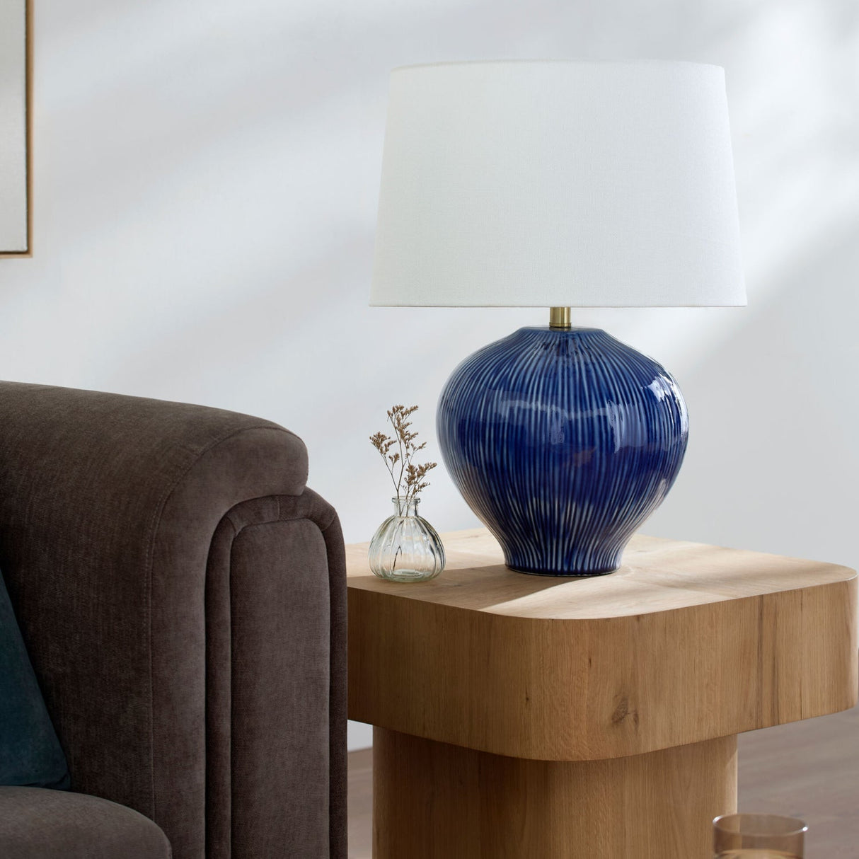Modern European furniture - Hand-painted Ceramic Table Lamp - www.oroa.com