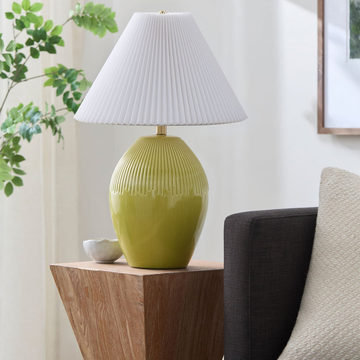 Modern European furniture - Ceramic Pleated Linen Table Lamp - www.oroa.com