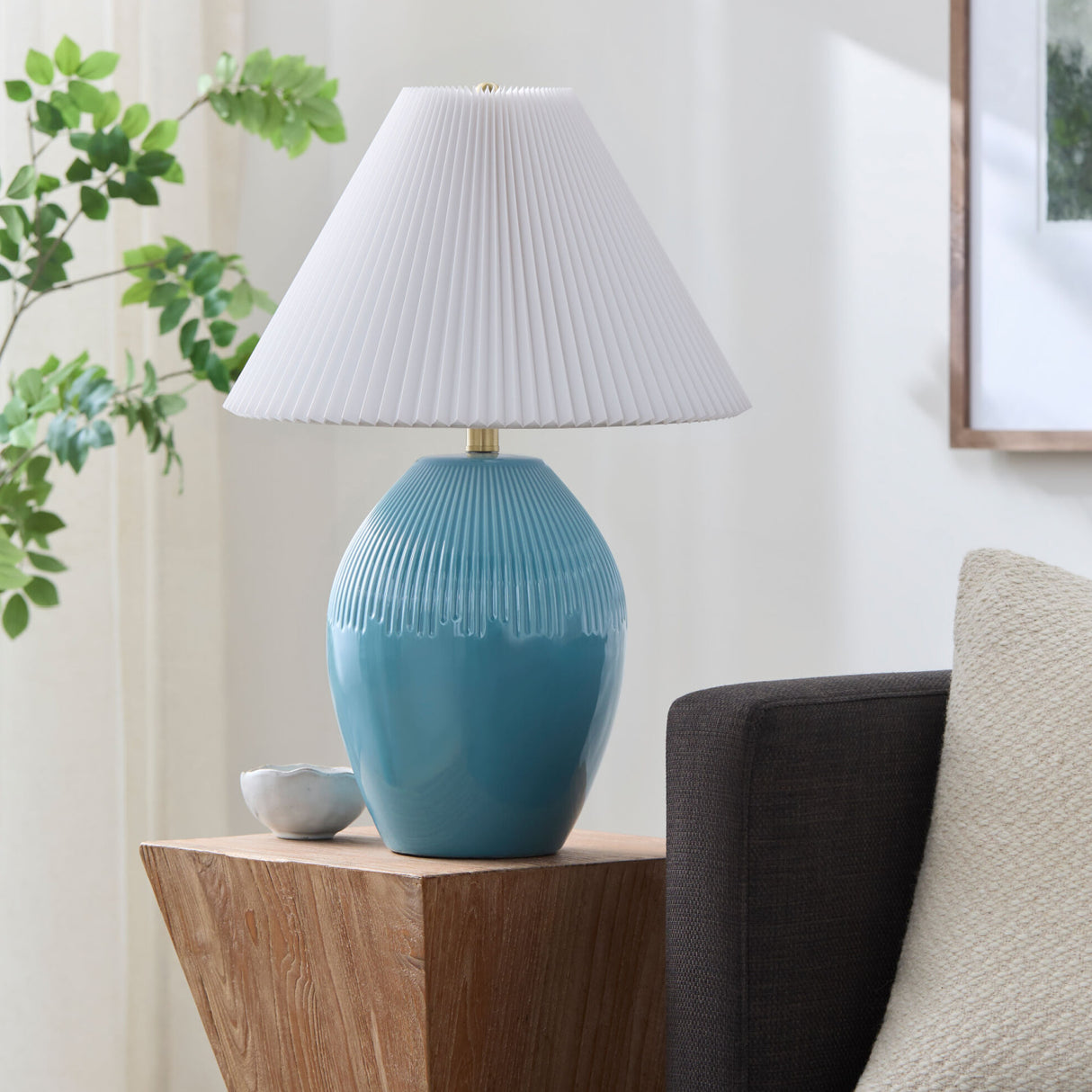 Modern European furniture - Ceramic Pleated Linen Table Lamp - www.oroa.com