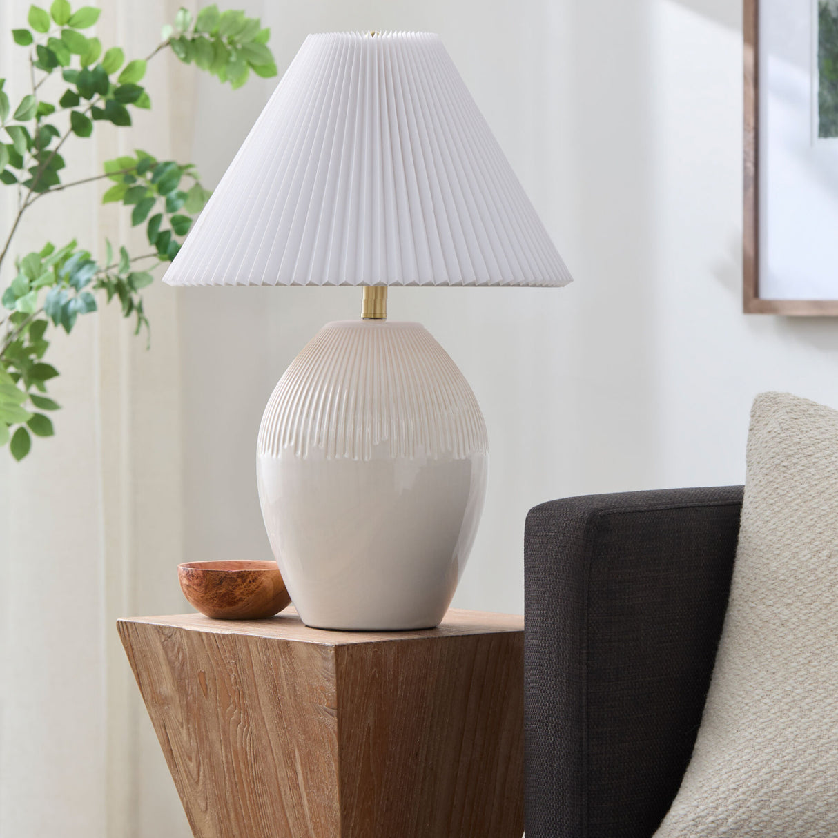 Modern European furniture - Ceramic Pleated Linen Table Lamp - www.oroa.com