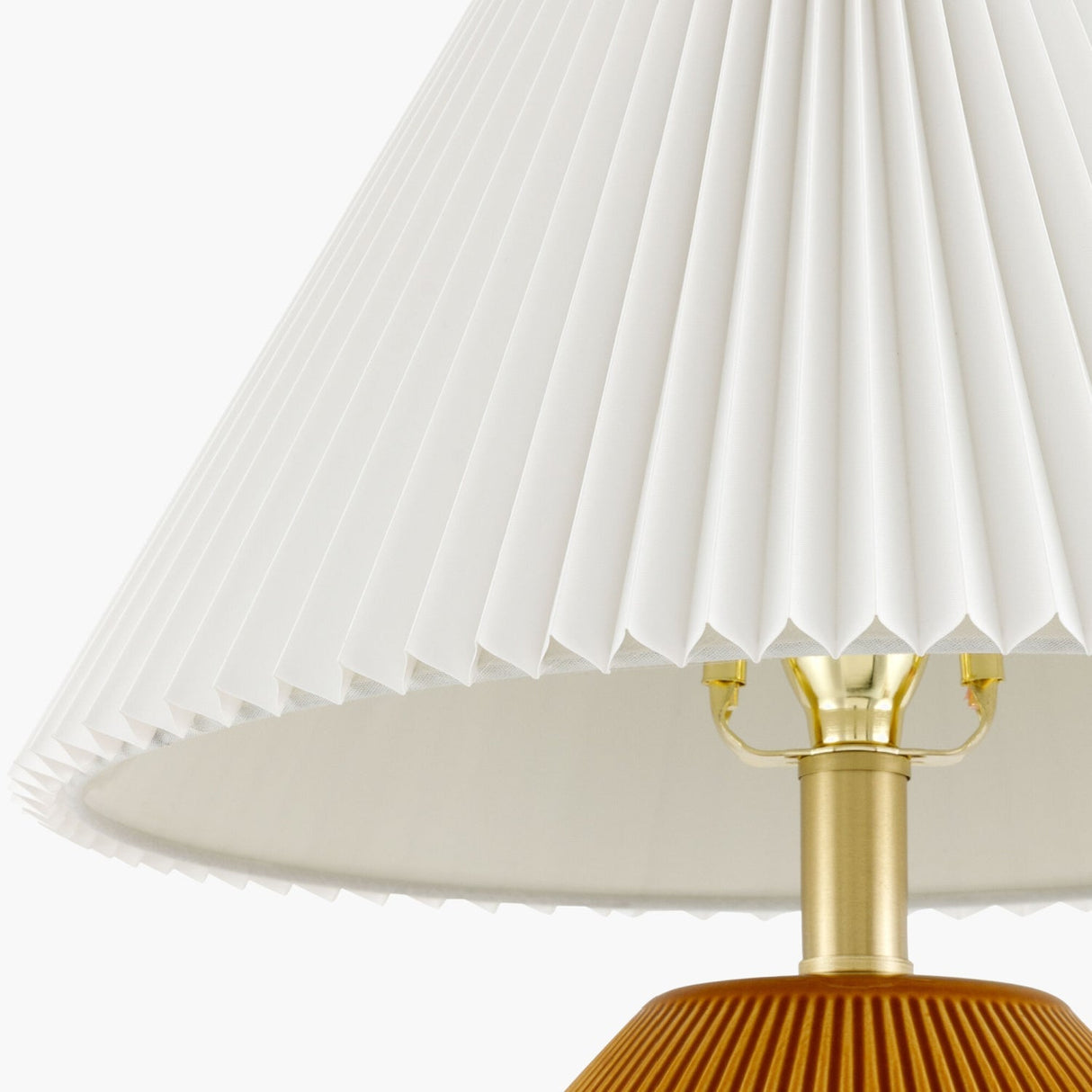 Modern European furniture - Ceramic Pleated Linen Table Lamp - www.oroa.com