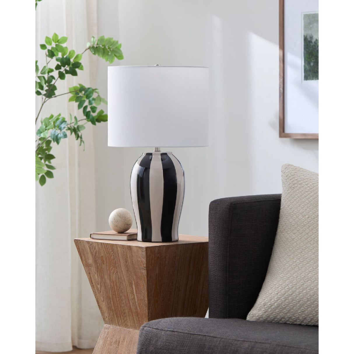 Modern European furniture - Striped Ceramic Table Lamp - www.oroa.com