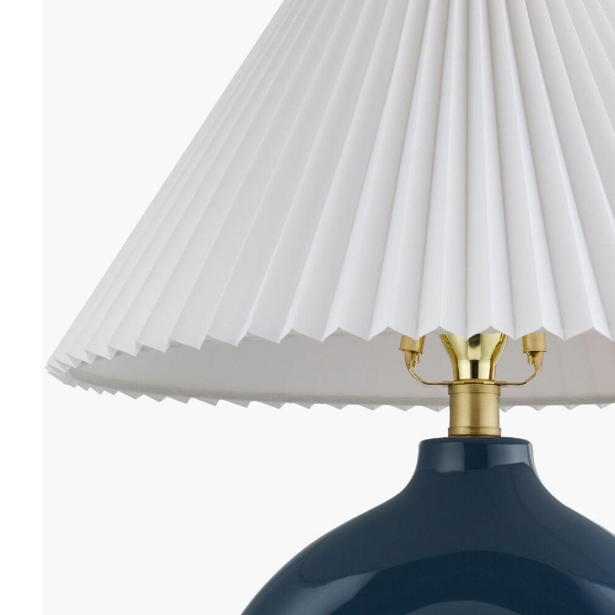 Modern European furniture - Pleated White Fabric Table Lamp - www.oroa.com