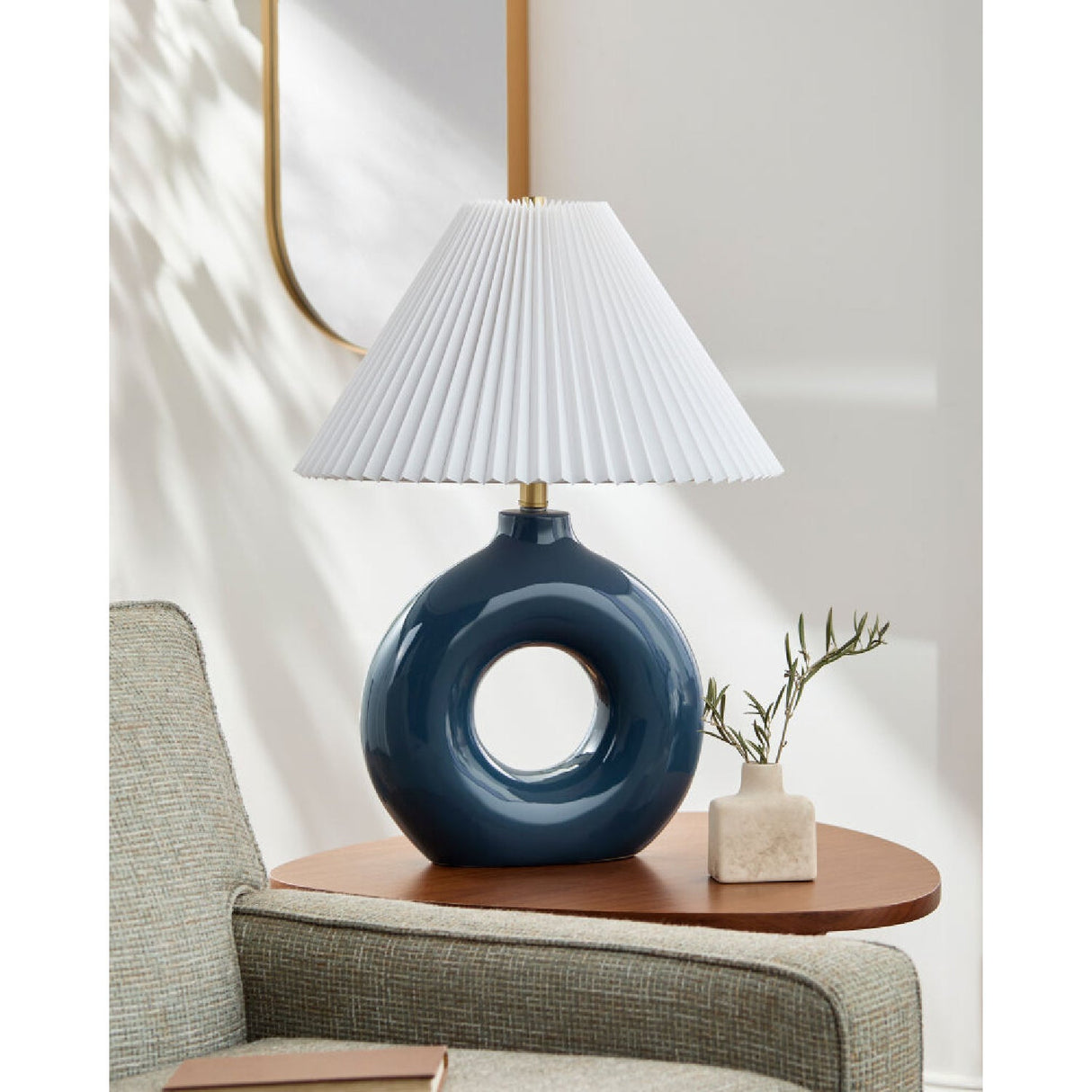 Modern European furniture - Pleated White Fabric Table Lamp - www.oroa.com
