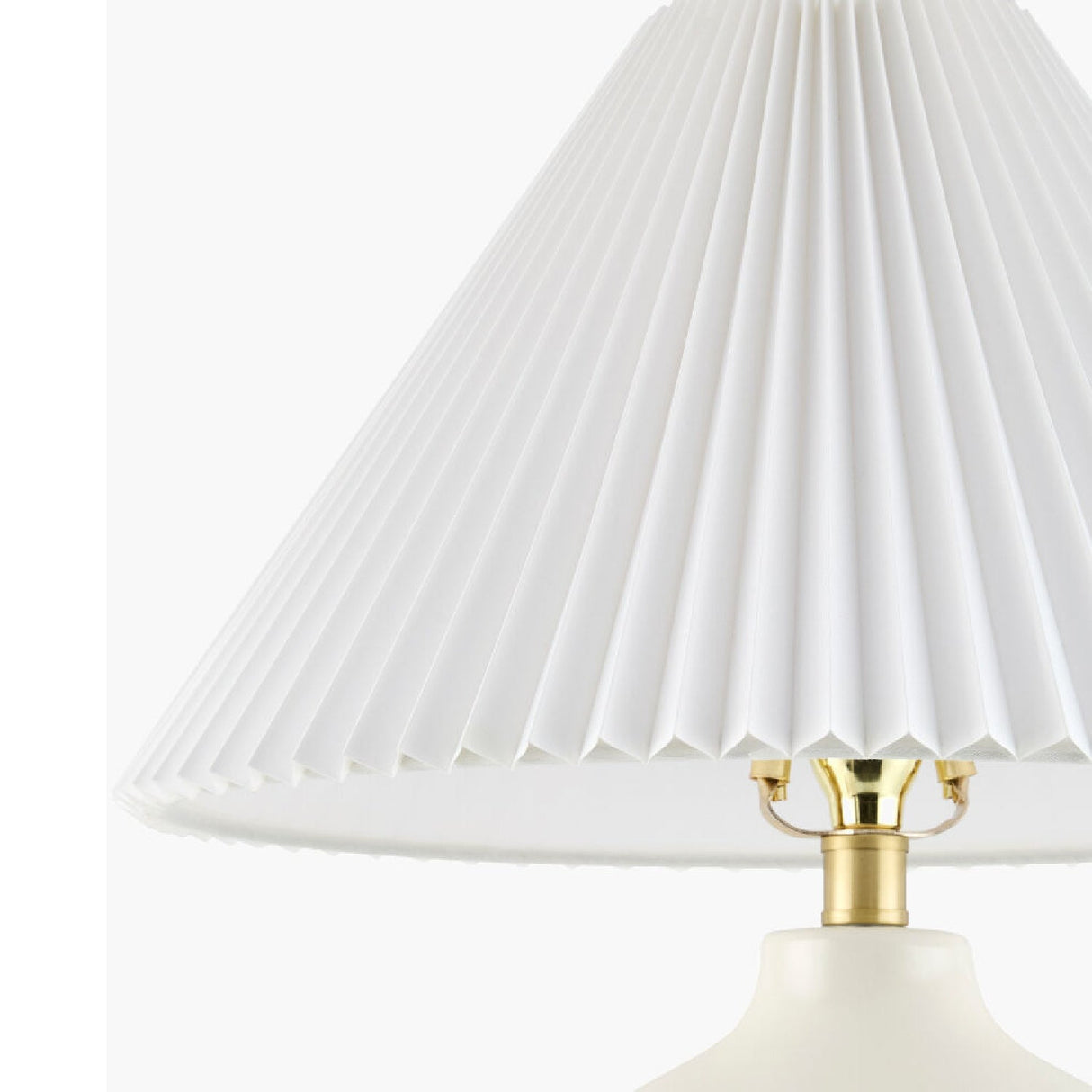 Modern European furniture - Pleated White Fabric Table Lamp - www.oroa.com