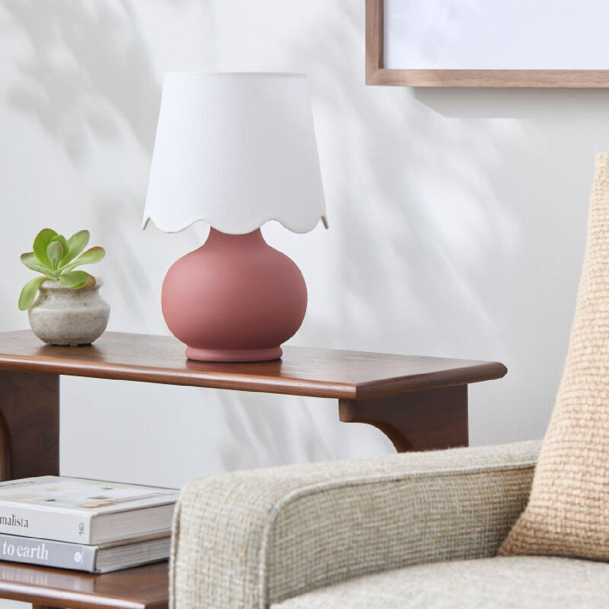 Modern European furniture - Scalloped Raffia Accent Table Lamp - www.oroa.com