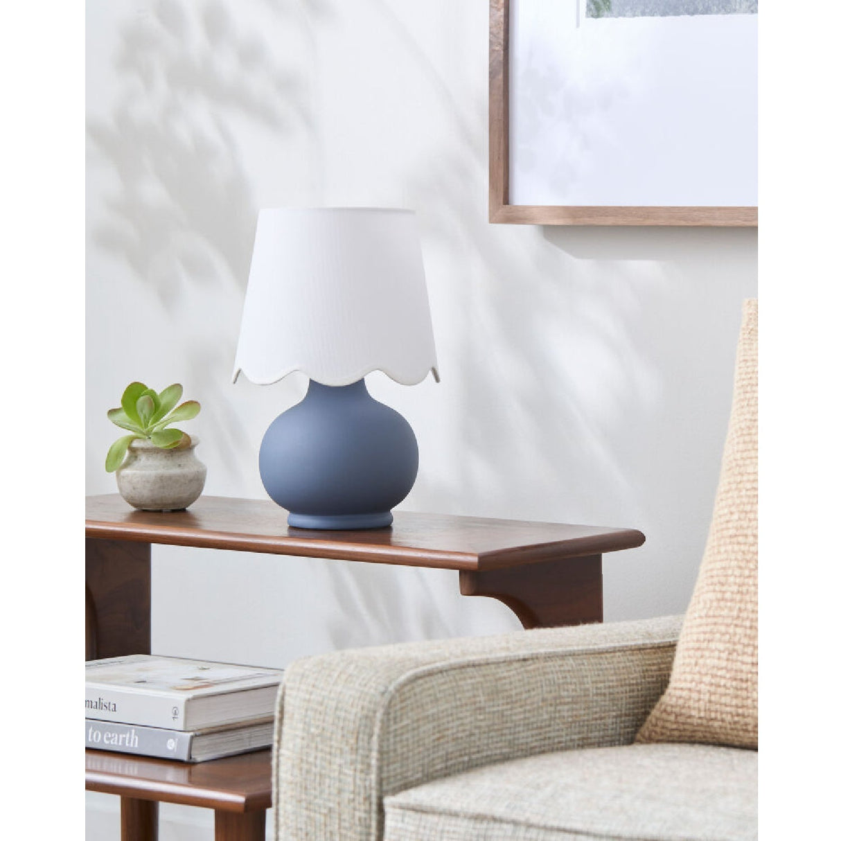 Modern European furniture - Scalloped Raffia Accent Table Lamp - www.oroa.com