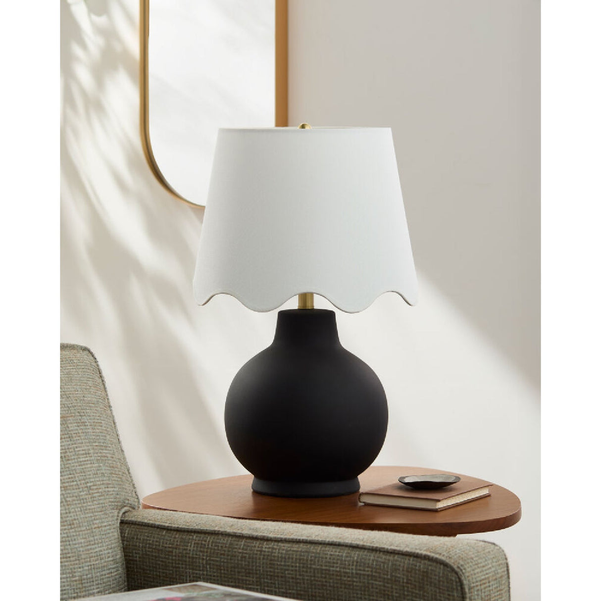 Modern European furniture - Wavy Linen Ceramic Table Lamp - www.oroa.com