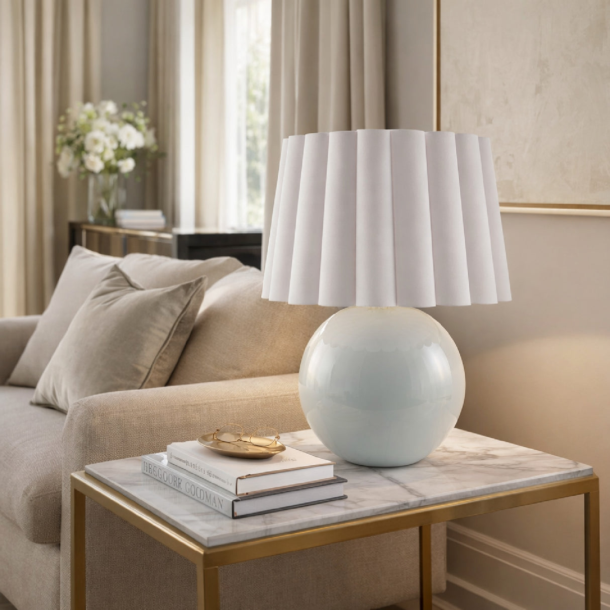 Scalloped White Fabric Table Lamp | Oroa.com