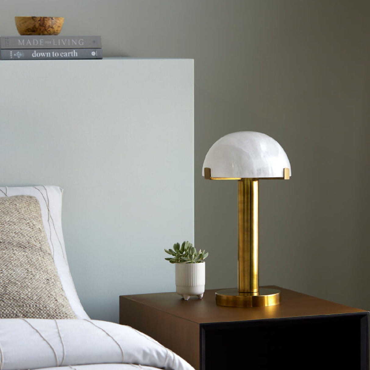 White Stone Dome Table Lamp | Oroa.com