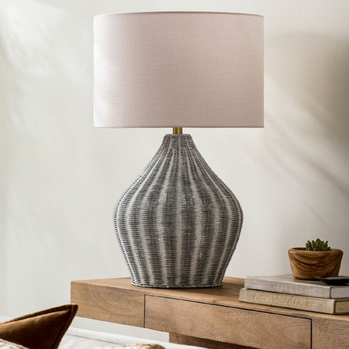 Modern European furniture - Woven Rattan Table Lamp - www.oroa.com