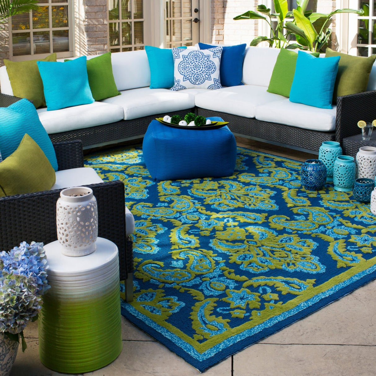 Modern European furniture - Ceramic Cylindrical Outdoor Stool - www.oroa.com