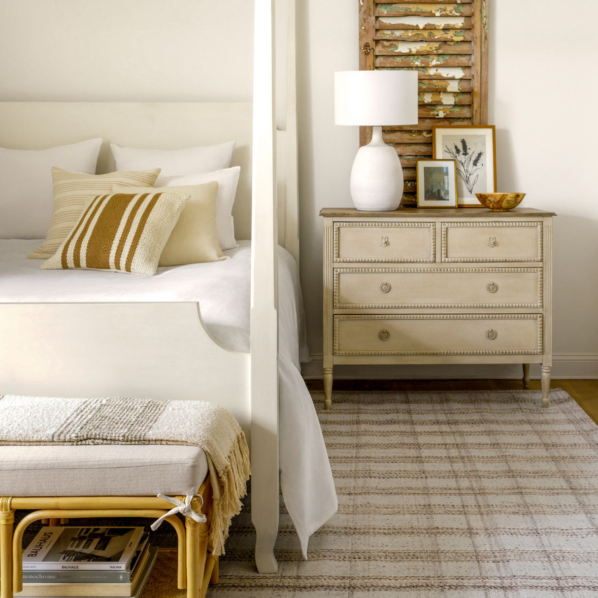 White Cement Accent Table Lamp | Oroa.com