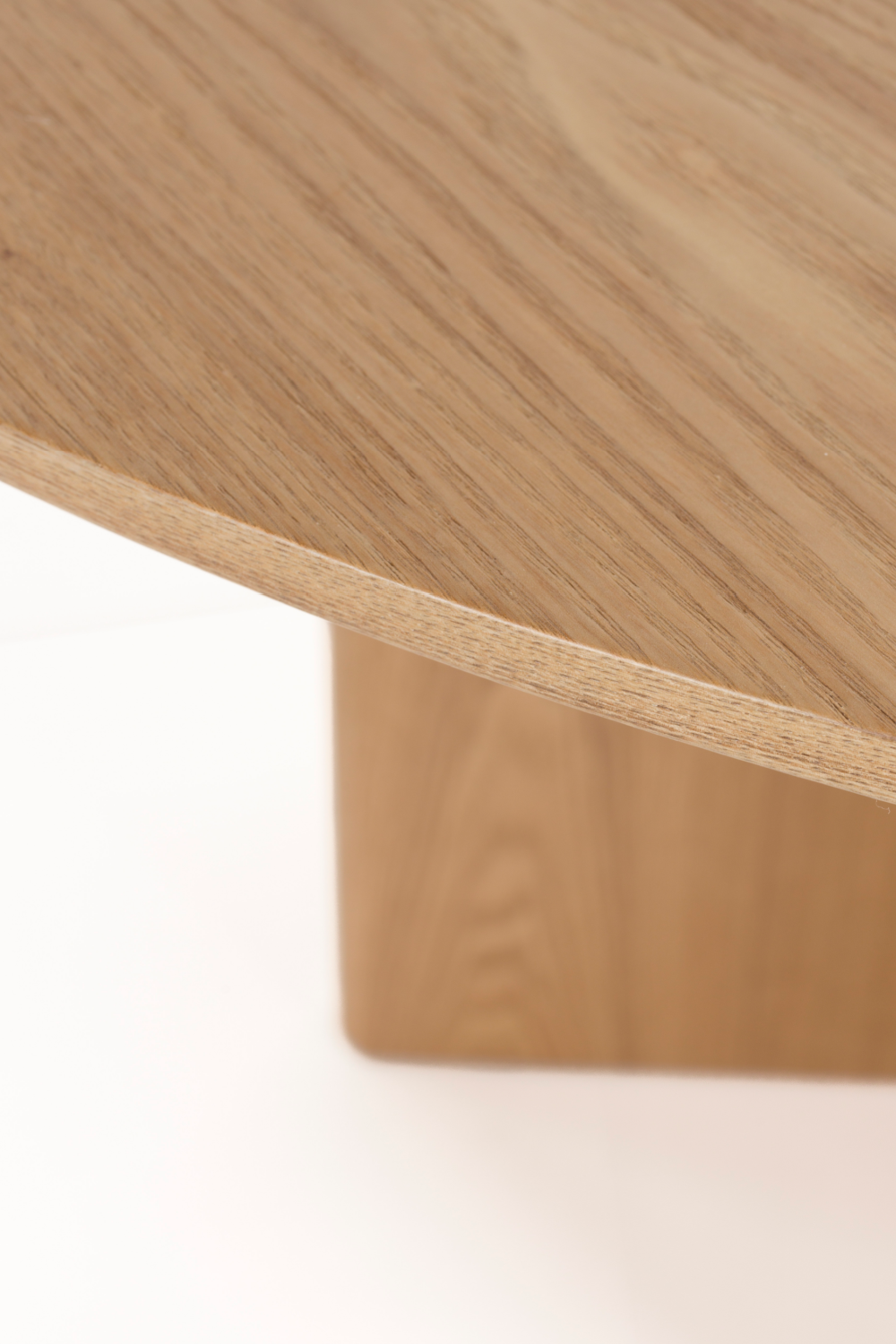 Wooden Round Dining Table | DF Laurent | OROA.com