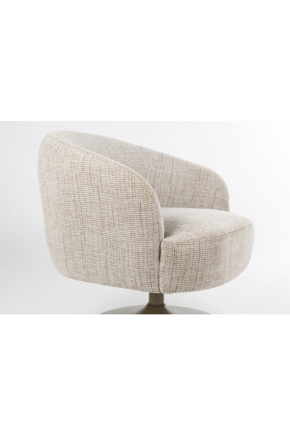 Central Leg Brown Lounge Chair | Oroa.com