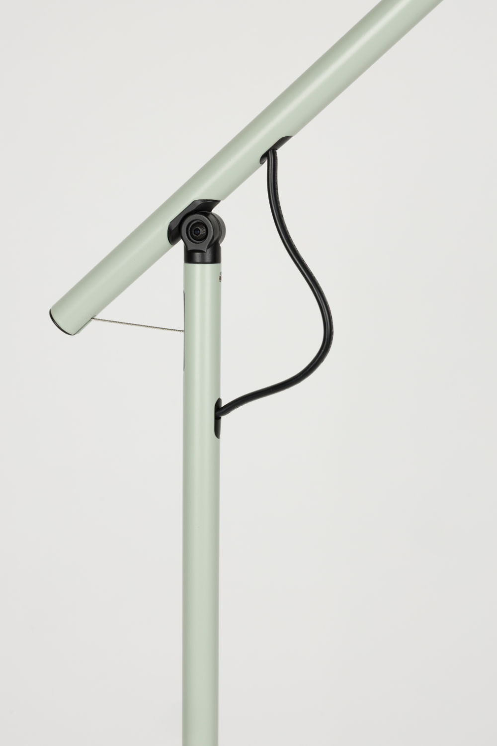 Iron Spot Floor Lamp | DF Aero | Oroa.com