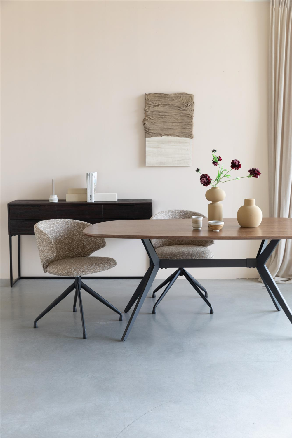 Curved Quadrupod Dining Chairs (2) | DF Balado | OROA.com