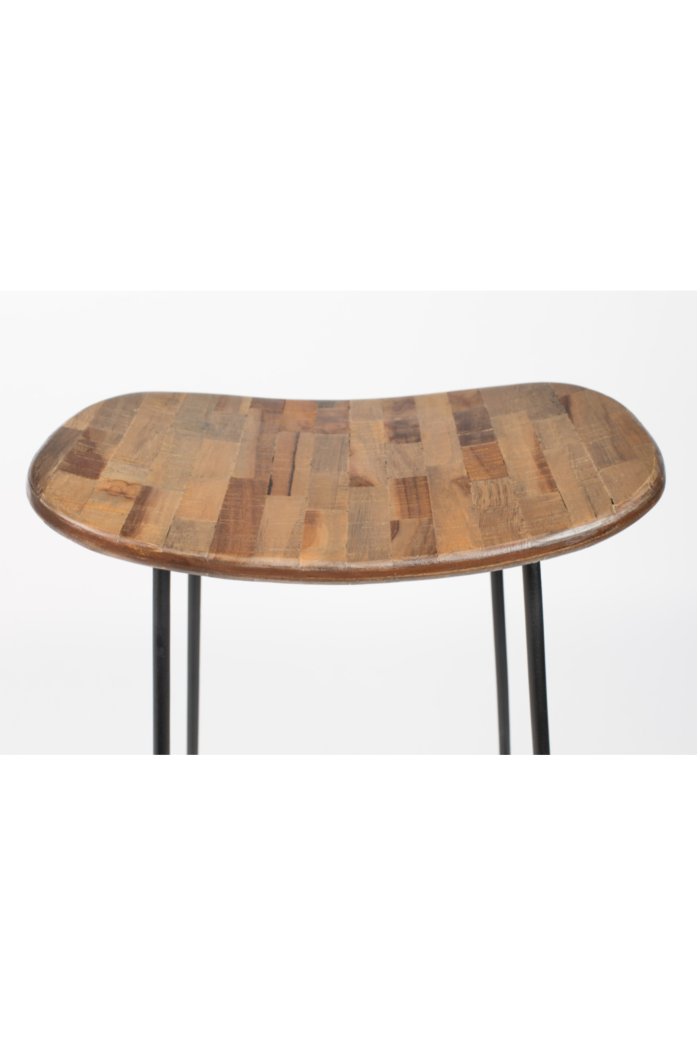 Wood Saddle Bar Stool | DF Tangle | Oroa.com