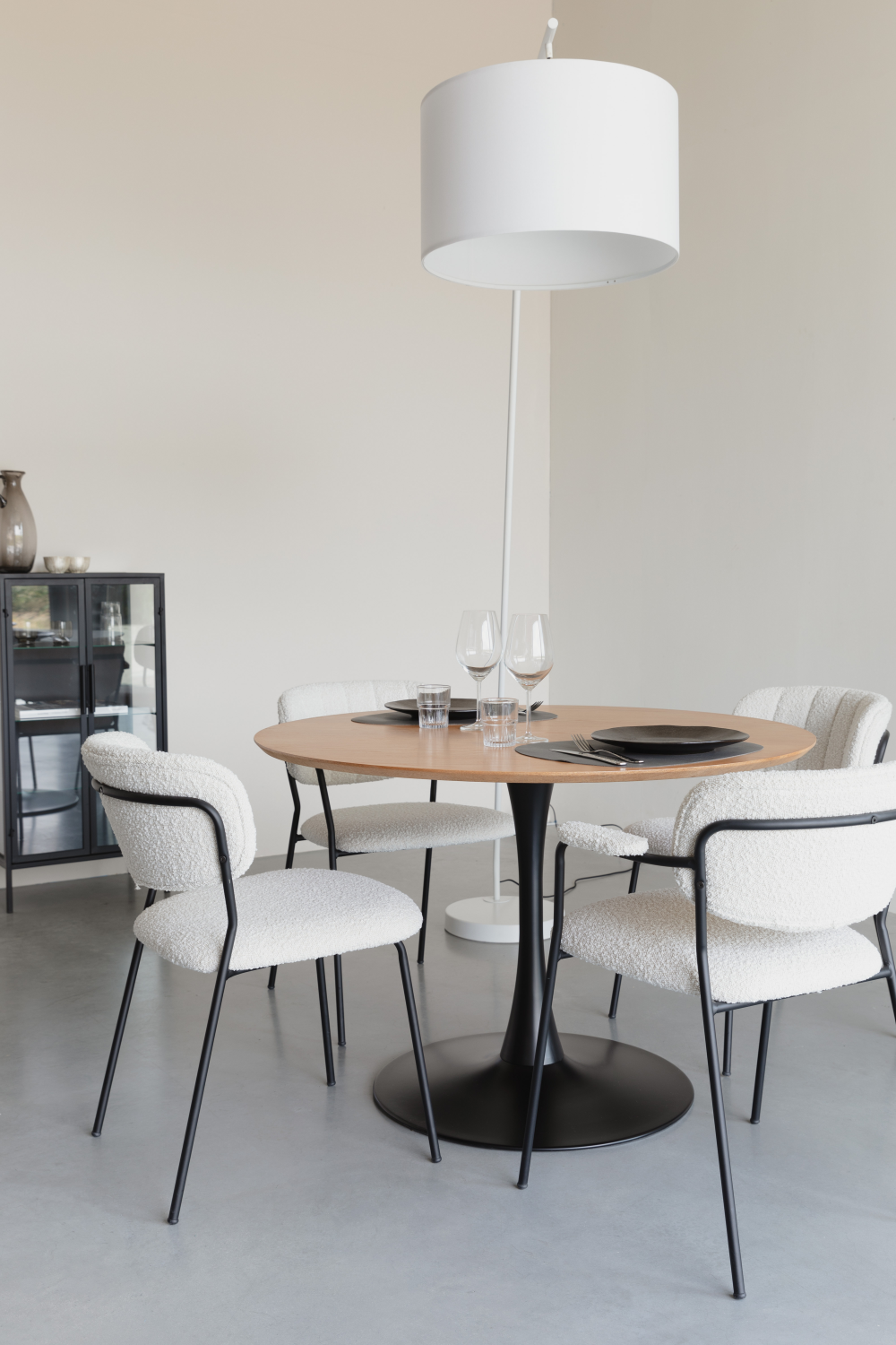 Round Pedestal Coffee Table | DF Raku | OROA.com