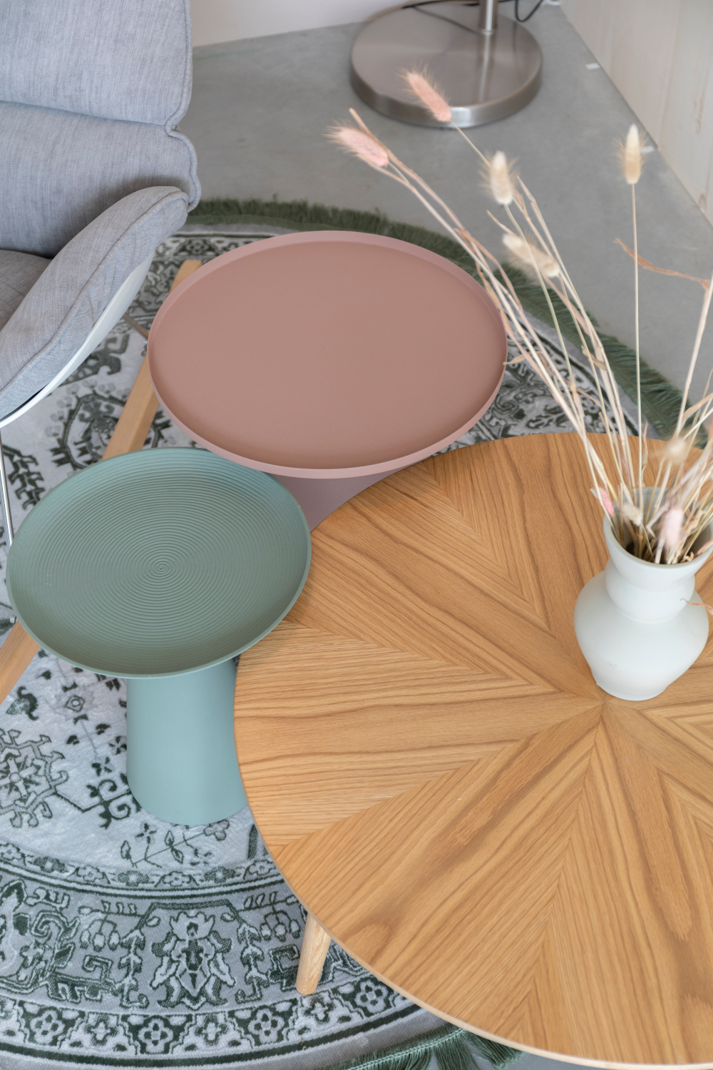 Minimalist Pedestal Side Table L | DF Ringar | OROA.com