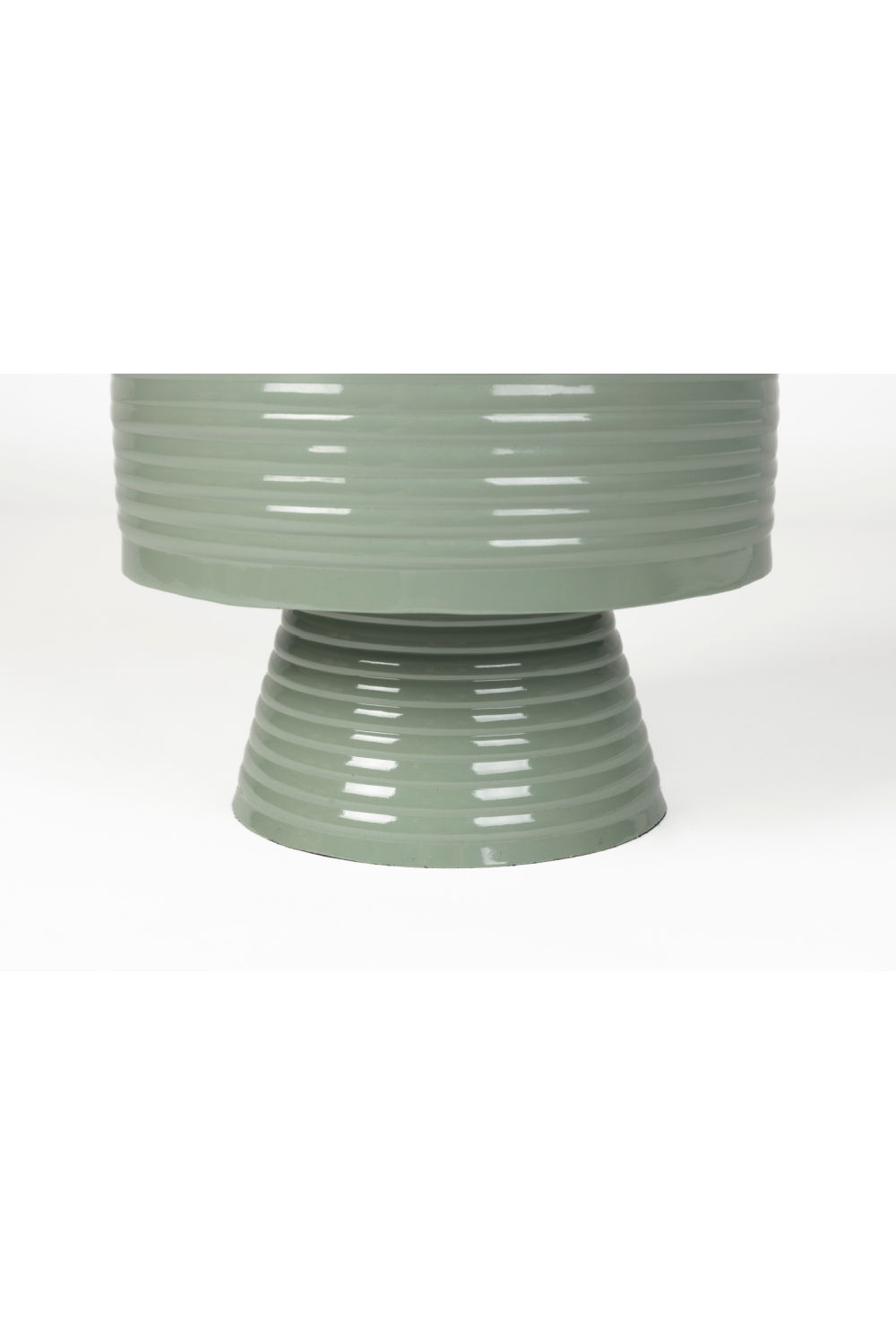 Green Iron Side Table | DF Sven | OROA.com