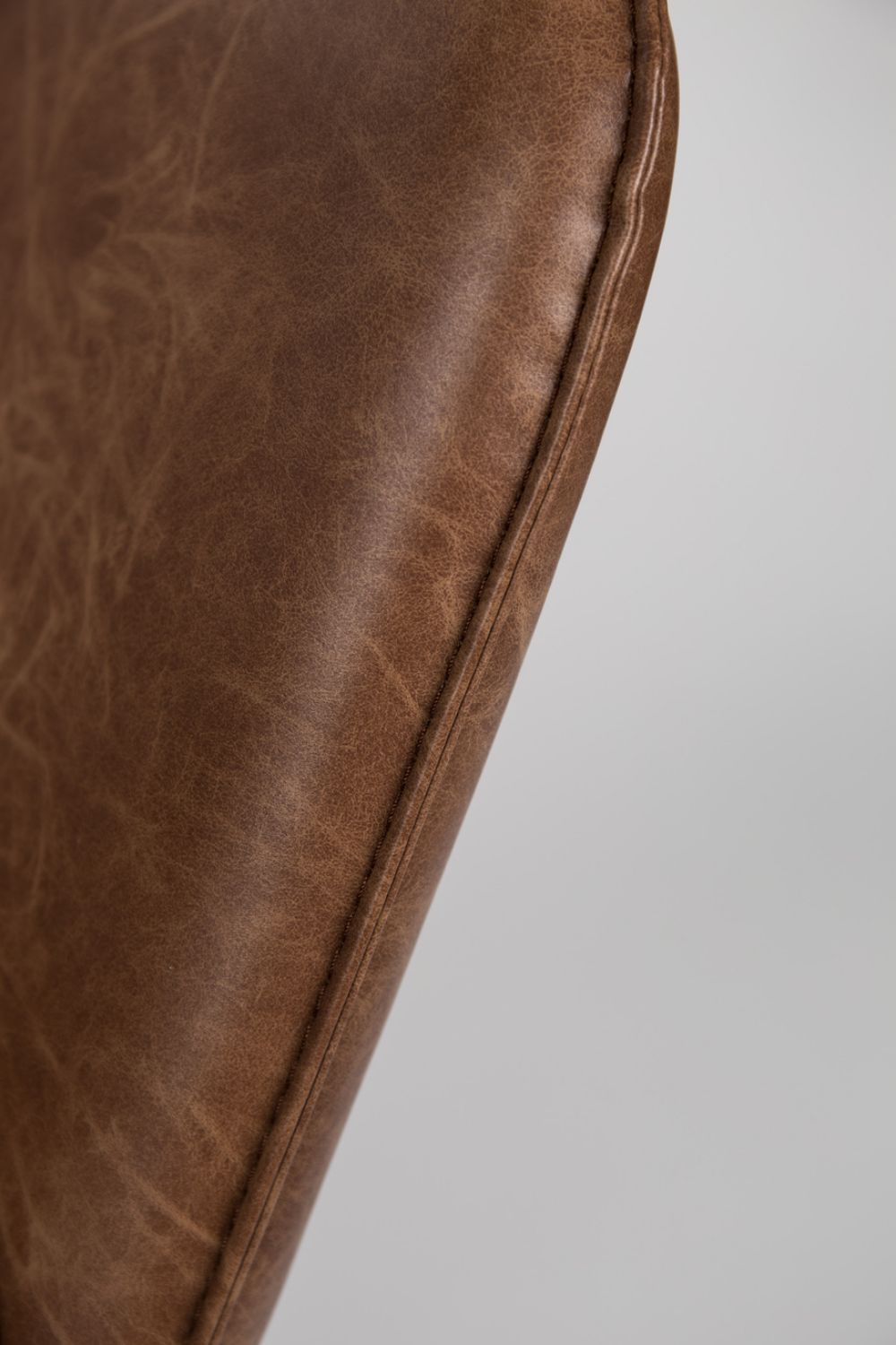 Leather Lounge Armchair | Oroa.com