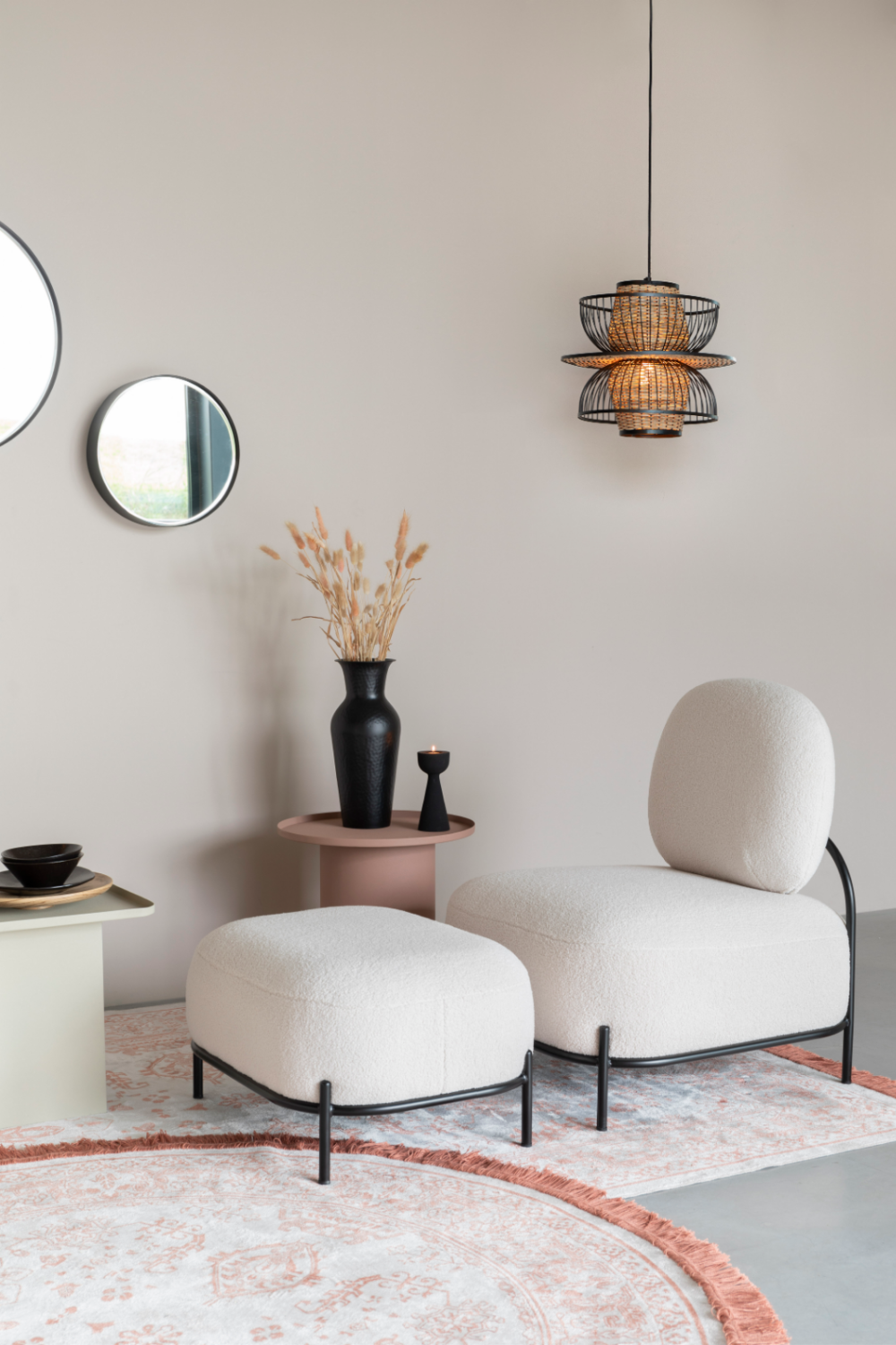 White Modern Lounge Chair | Oroa.com