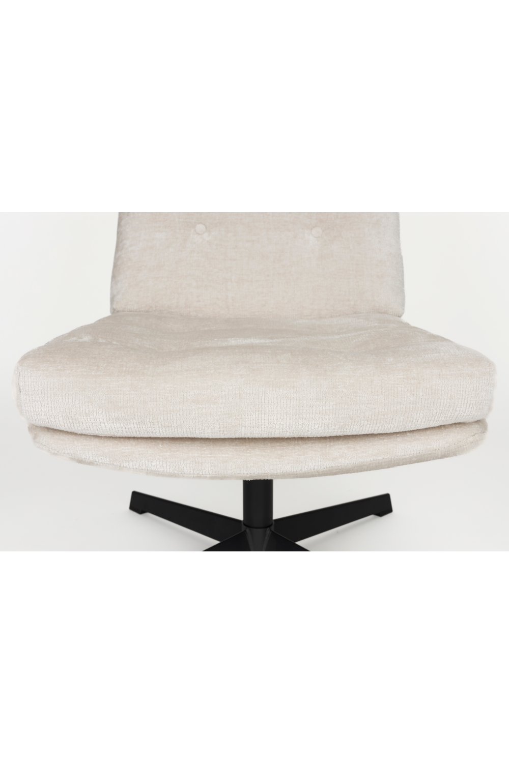 Grid-Tufted Swivel Lounge Chair | Oroa.com