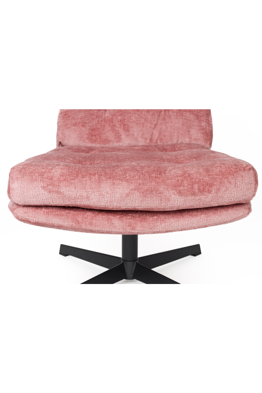 Grid-Tufted Swivel Lounge Chair | DF Kai | OROA.com