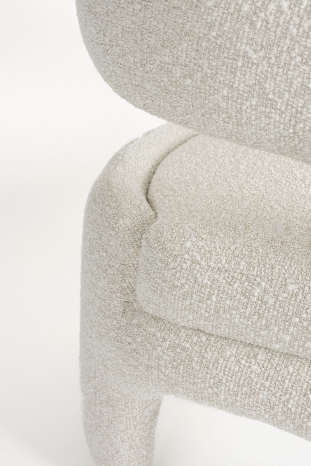 White Curved Lounge Chair | Oroa.com