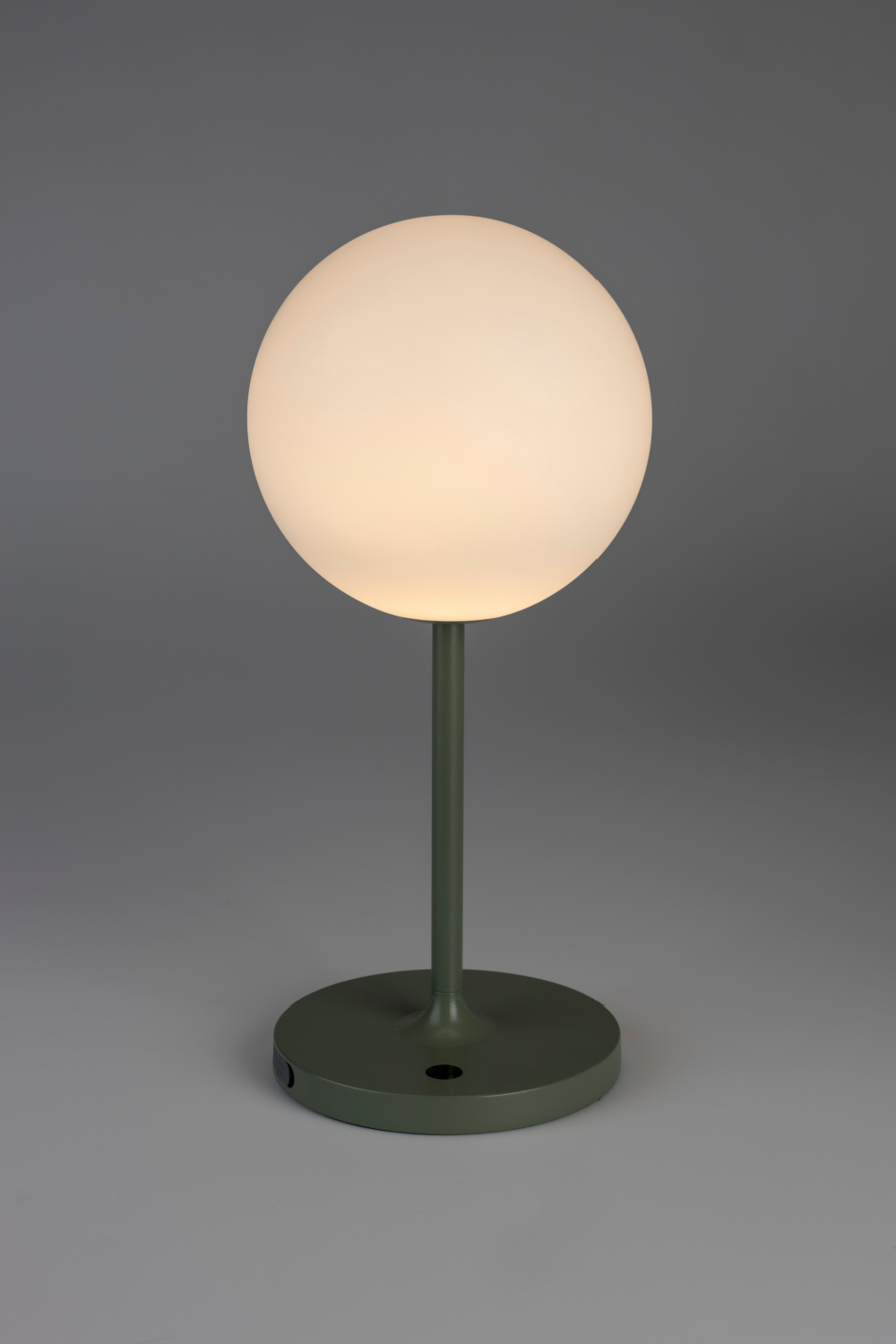 Minimalist Orb Table Lamp | DF Hub | OROA.com