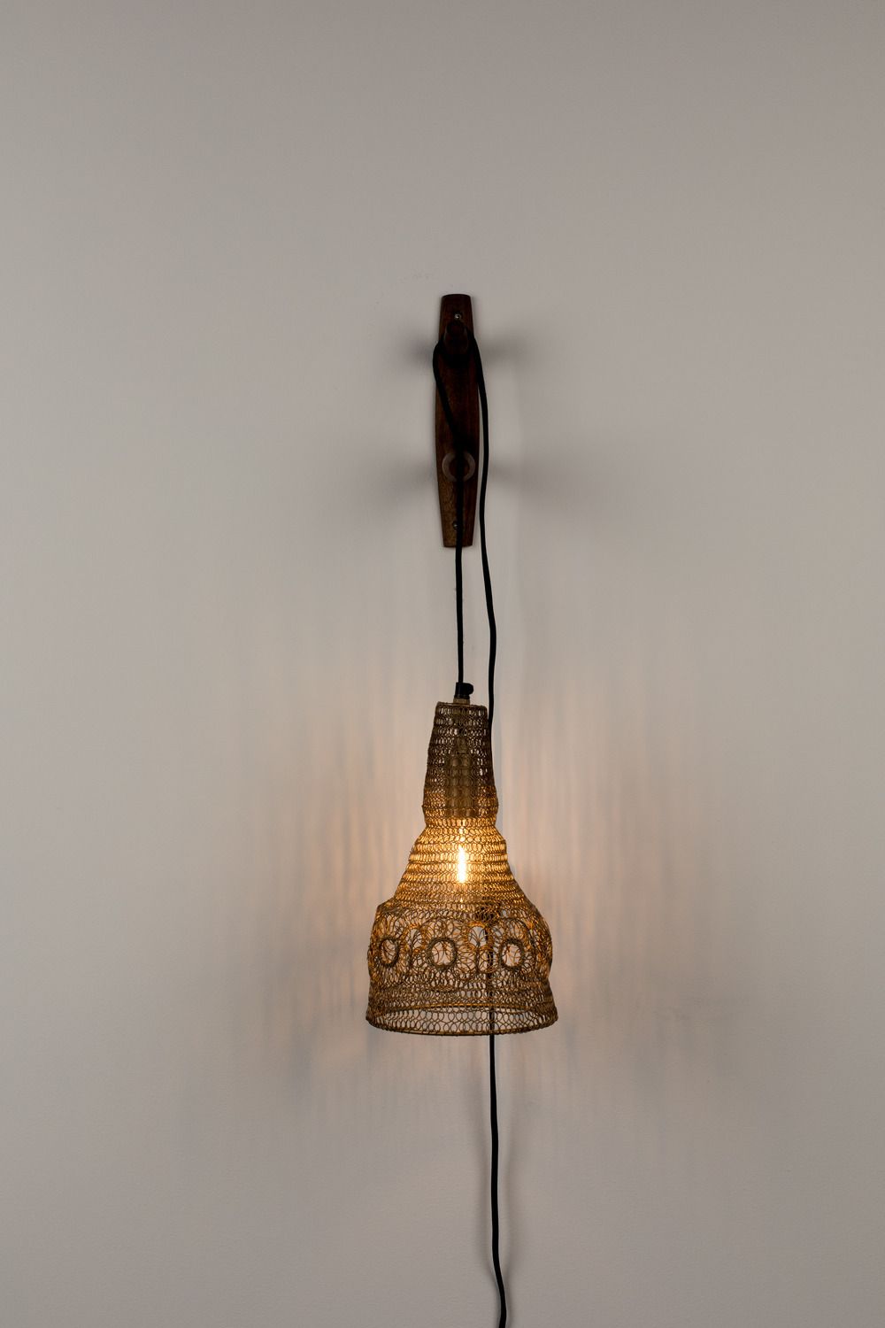 Iron Mesh Wall Lamp | Oroa.com