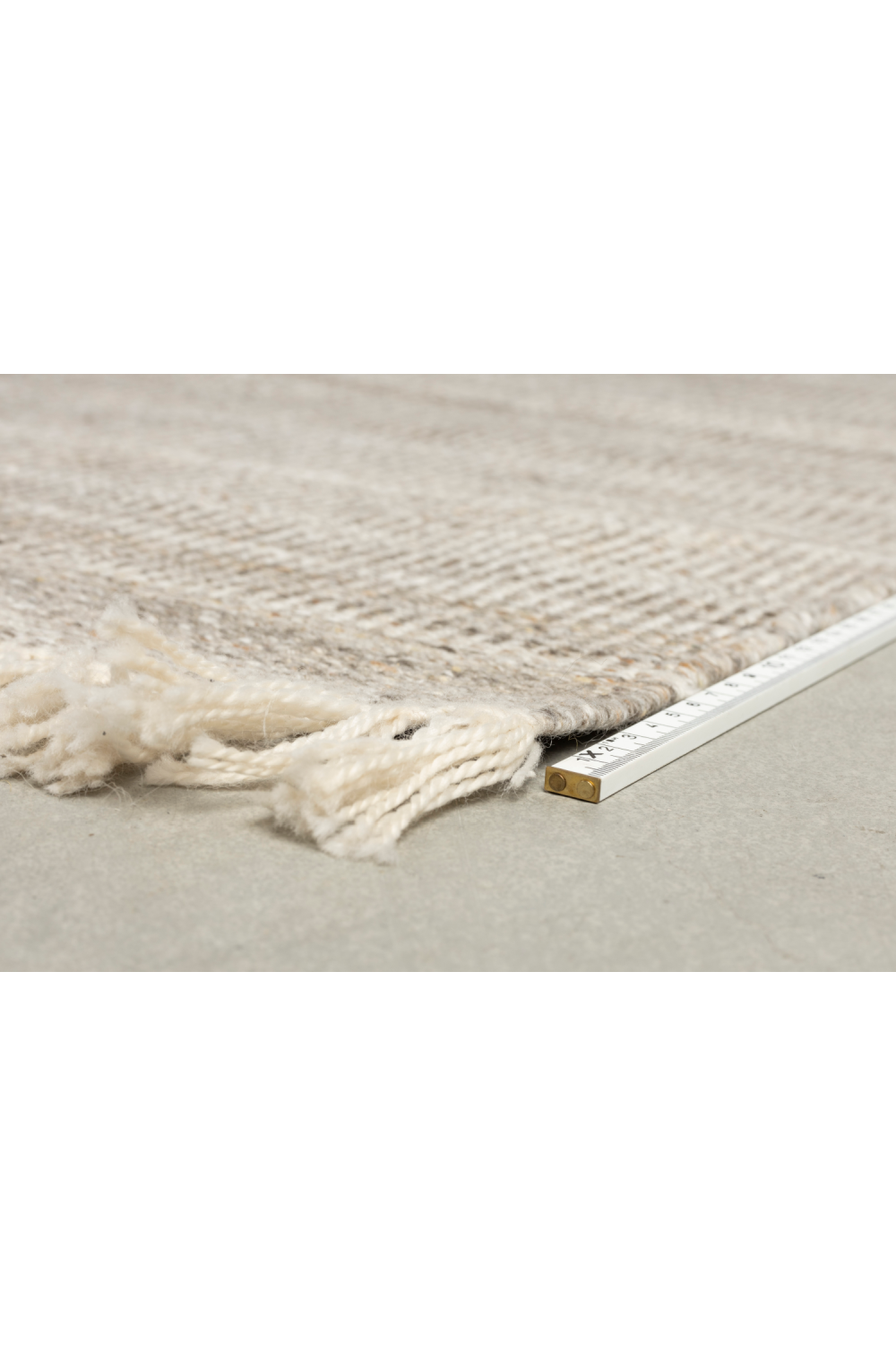 Minimalist Fringed Carpet 5' x 7'5" | DF Lorenzo | OROA.com