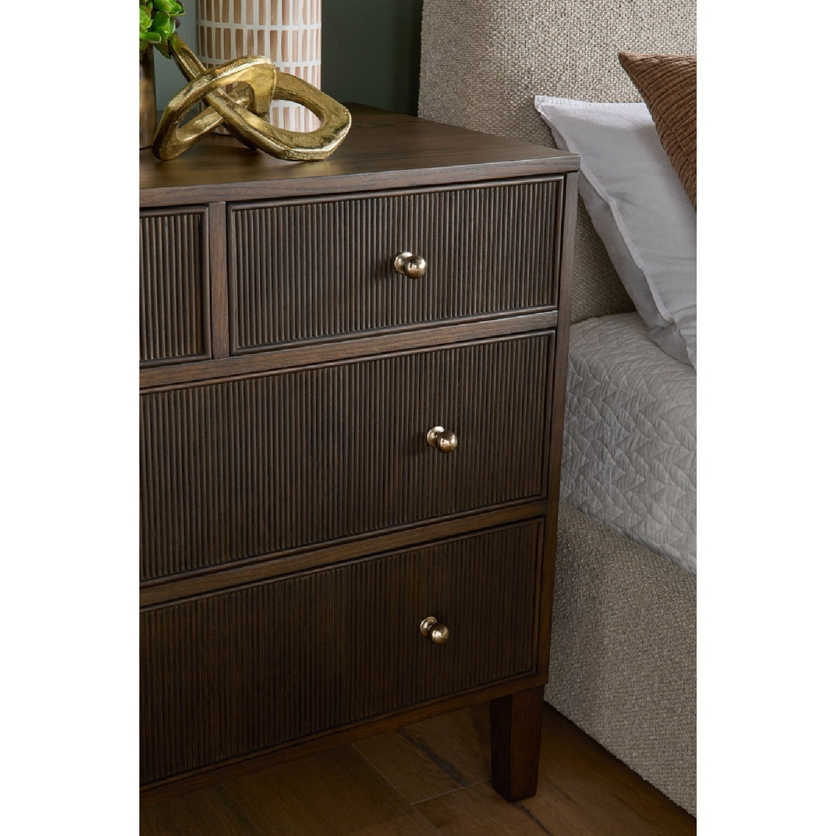 8-Drawer Oak Double Dresser | Living Essentials Highland – alternate view 31
