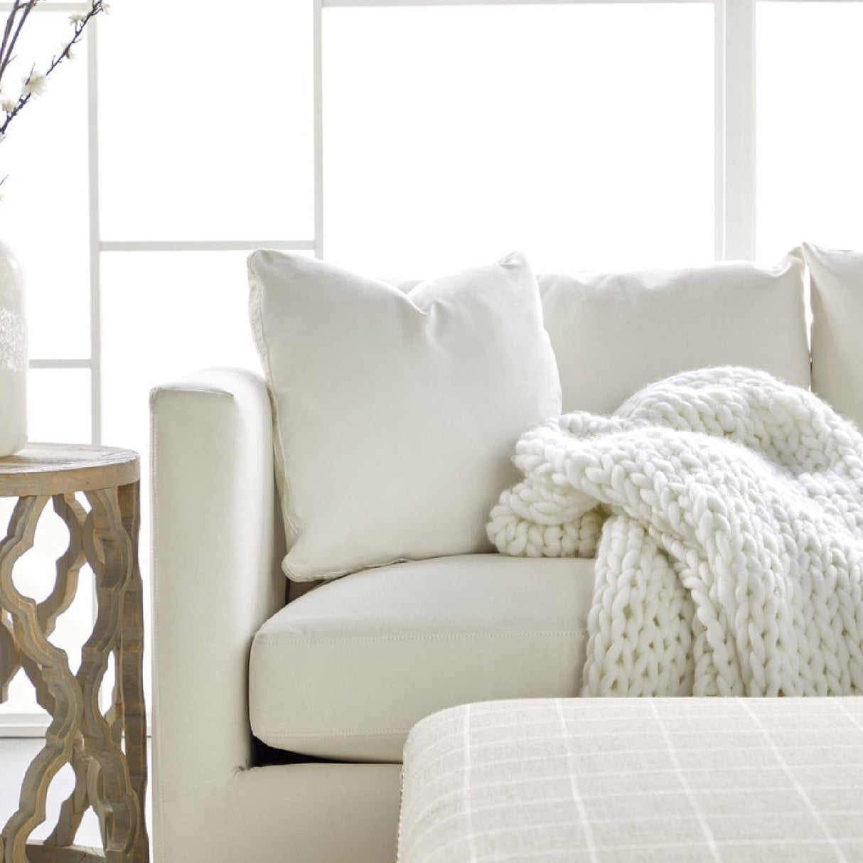 Modern European furniture - White Fabric Sofa - www.oroa.com