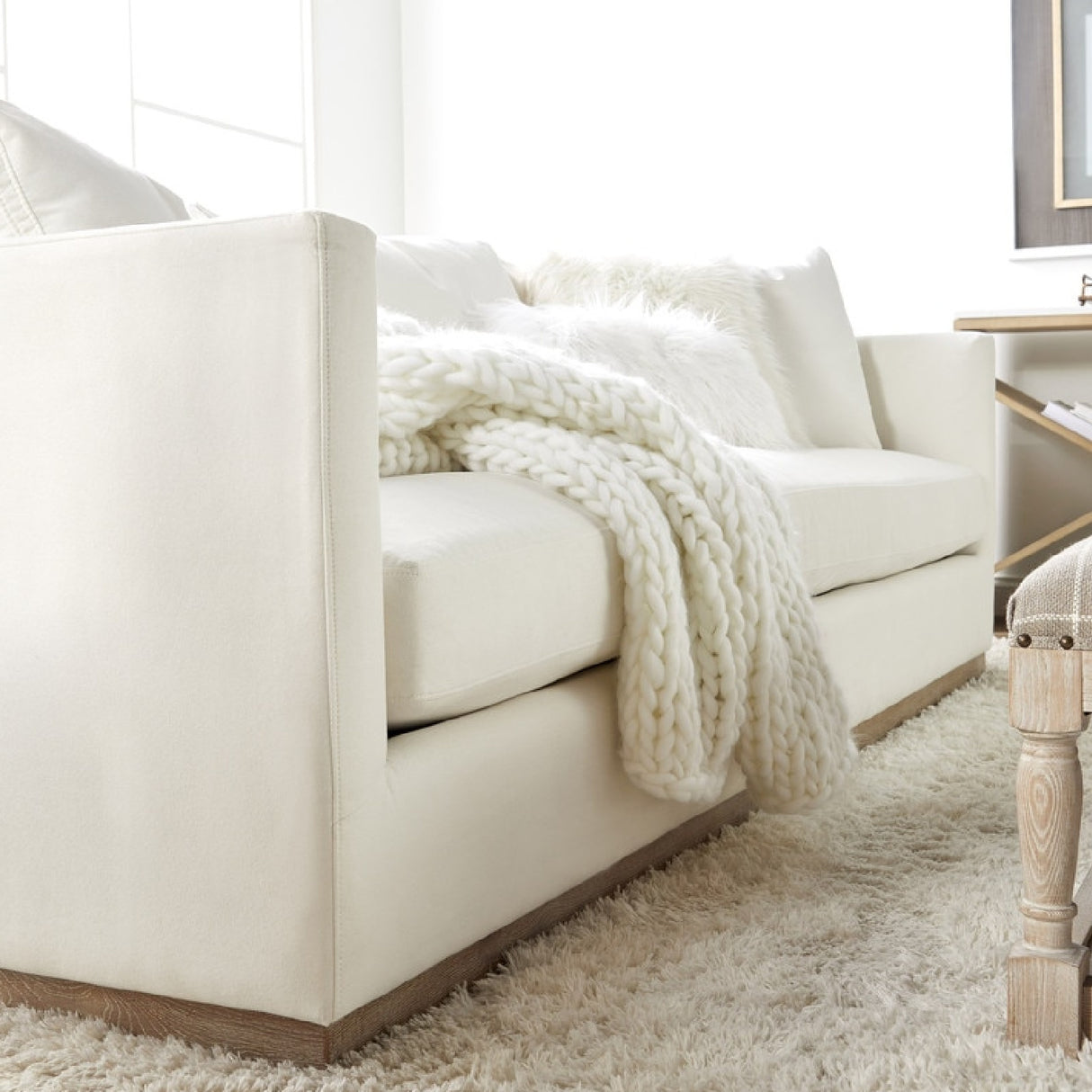 Modern European furniture - White Fabric Sofa - www.oroa.com